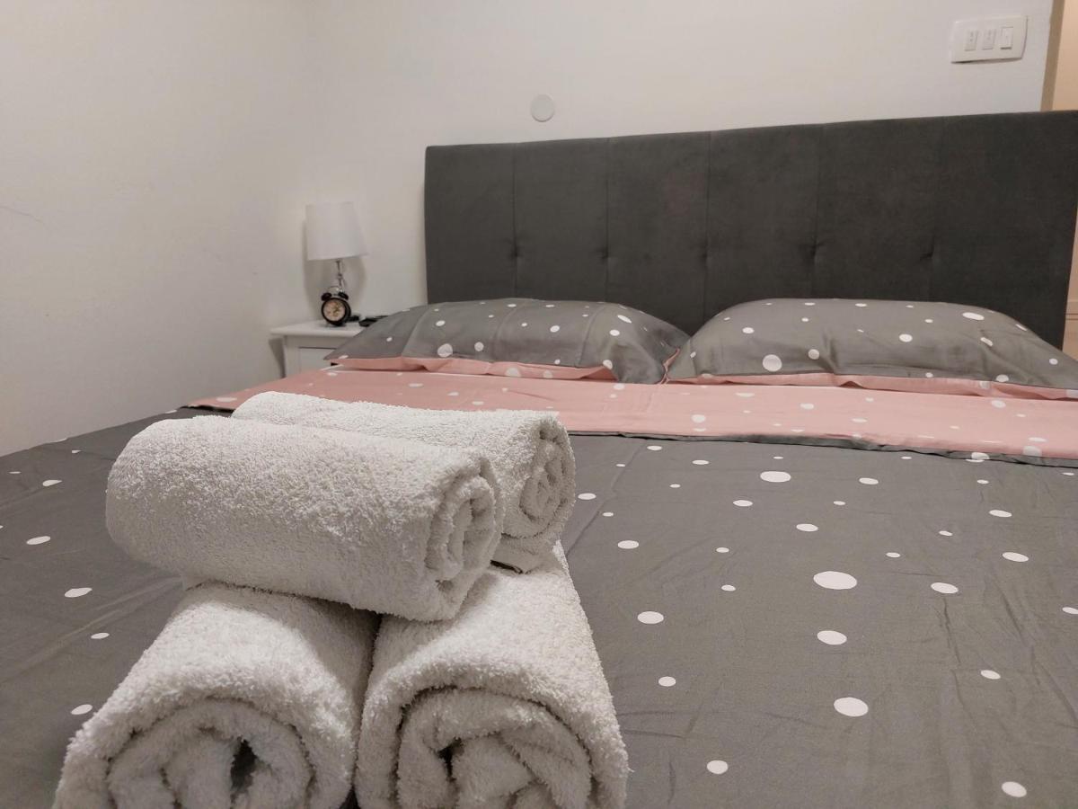 Guest House Vitaro Split Bagian luar foto